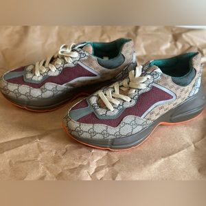 *LIKE NEW* Gucci Rhyton Mixed Media Sneakers Size 9